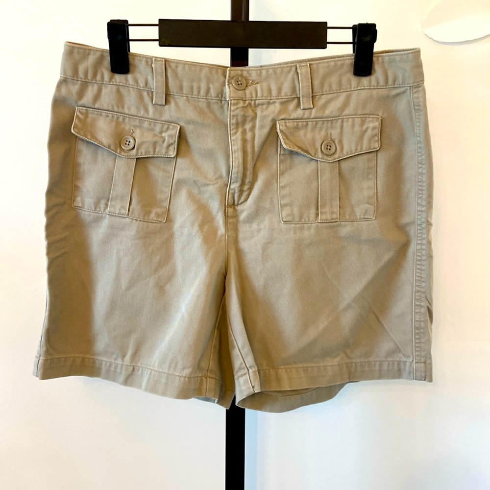 Gap Women’s Khakis Shorts Front Pockets Size 8